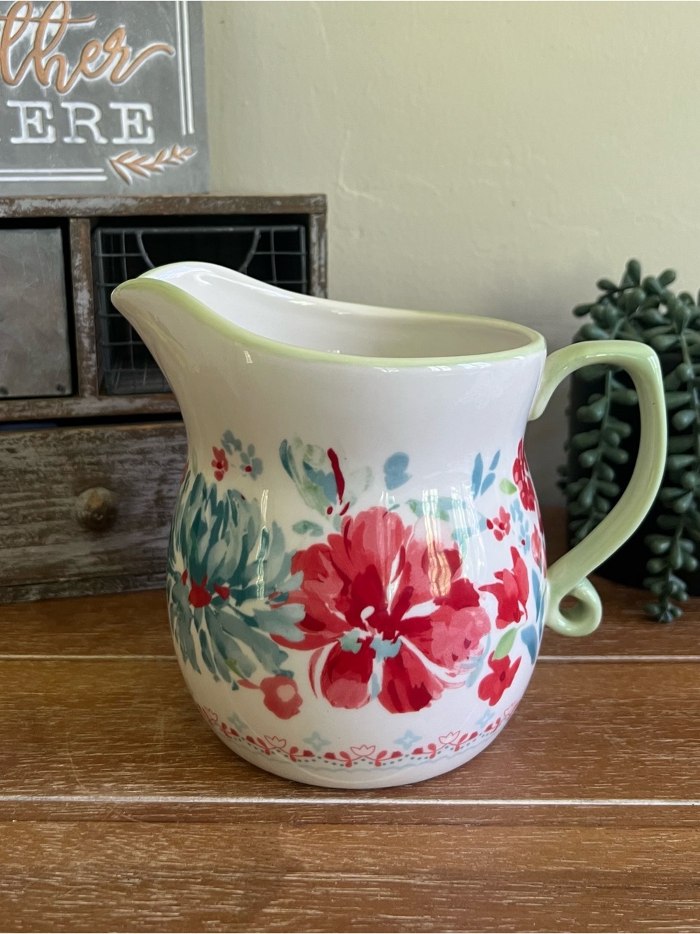 New Pioneer Woman Gorgeous Garden 4 Cup Measuring Pitcher